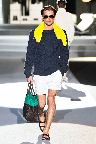 Look 27